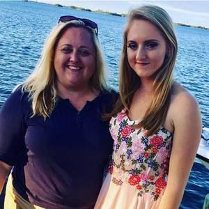 Meet your Posher, Lea